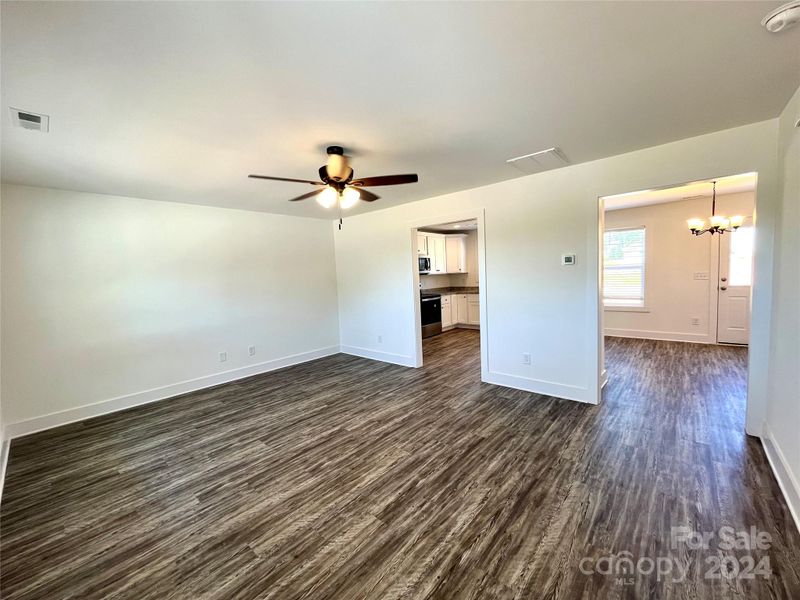 794 2nd St SE, Conover, NC 28613