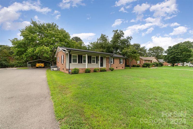 100 Clinton Ave, Clover, SC 29710