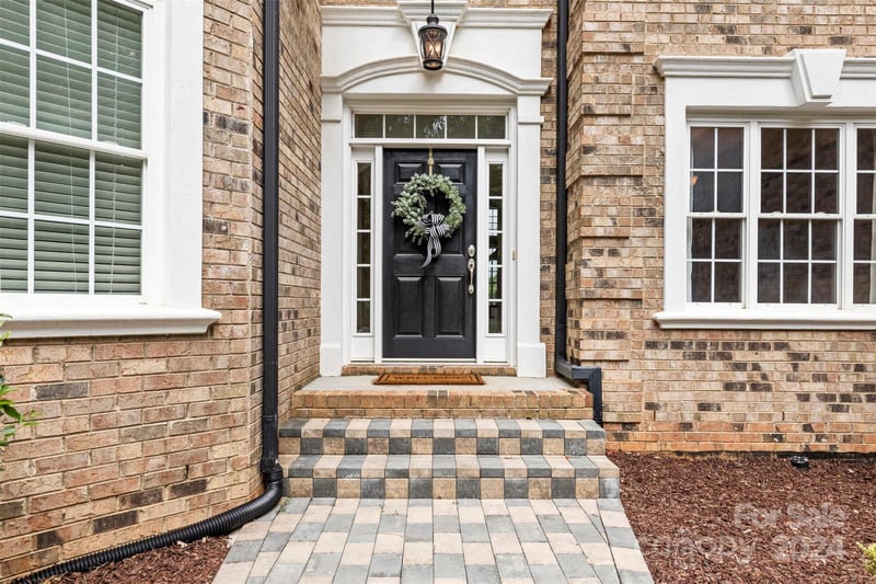 196 Deer Run Dr, Troutman, NC 28166