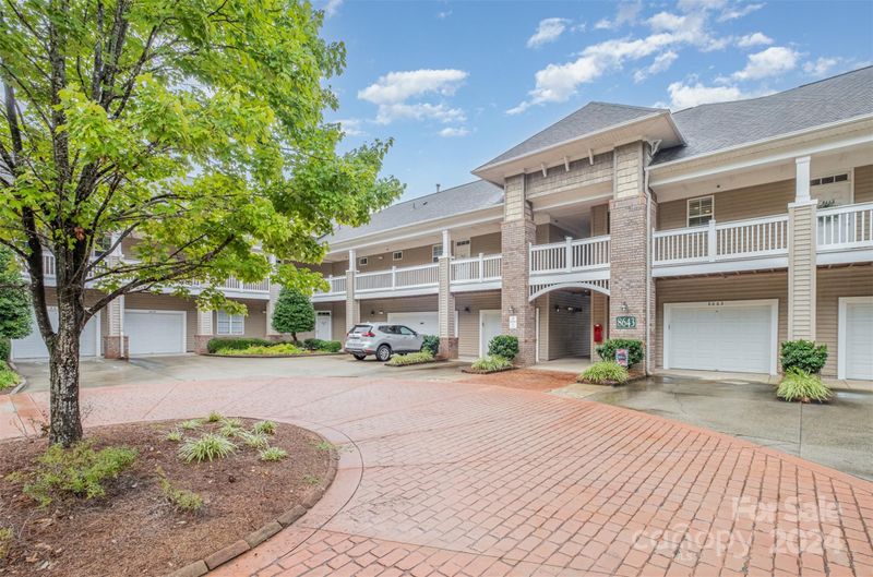 8663 Edinburgh Square Dr #117, Cornelius, NC 28031