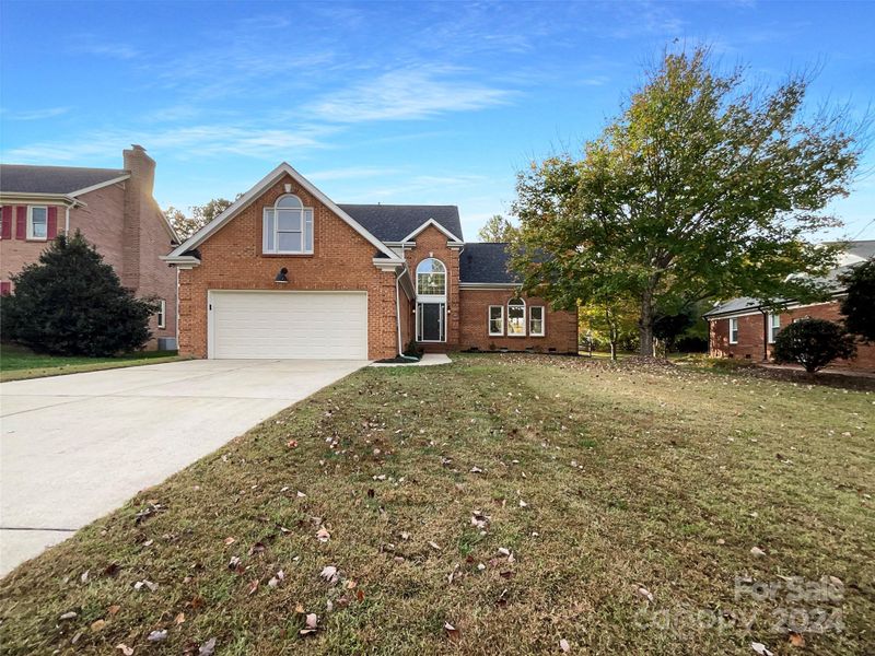 5000 Biltmore Forest Dr, Matthews, NC 28105