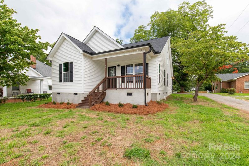 16 Maiden Ln, York, SC 29745