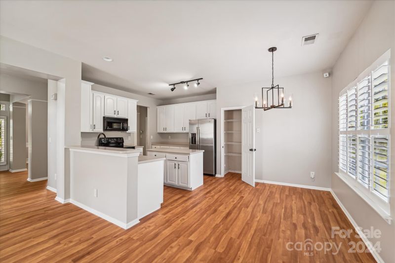 11940 Southcrest Ln, Pineville, NC 28134