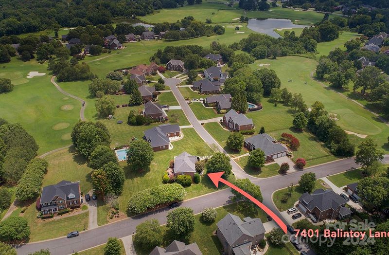 7401 Balintoy Ln, Matthews, NC 28104