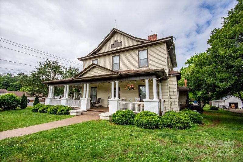102 2nd St SW #1, Catawba, NC 28609