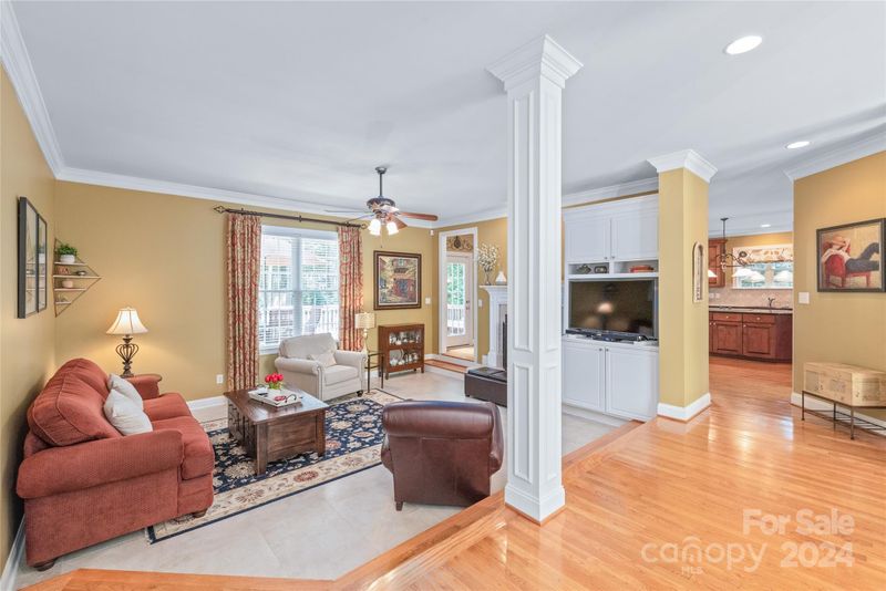 10323 Crestwood Dr, Charlotte, NC 28277