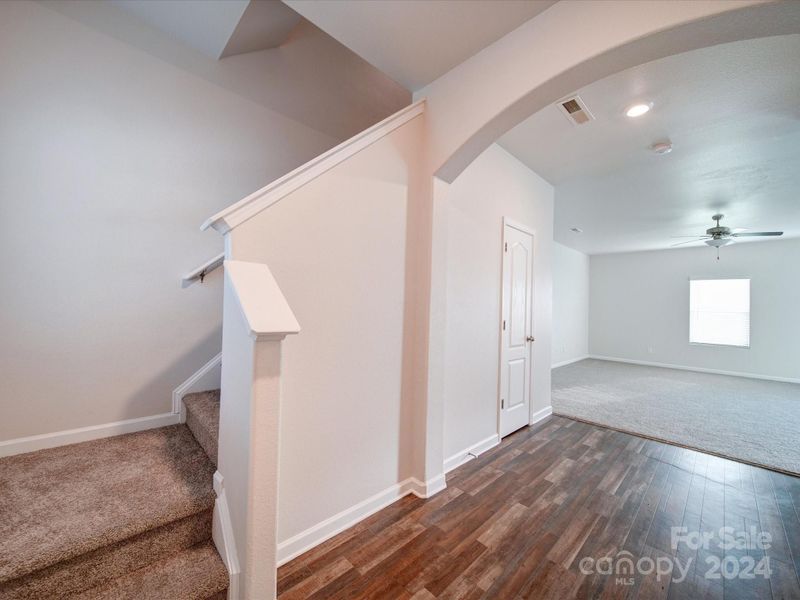 8603 Highgate Dr, Charlotte, NC 28215
