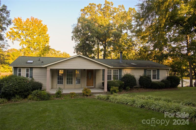 2315 Meffert Ln, Charlotte, NC 28214