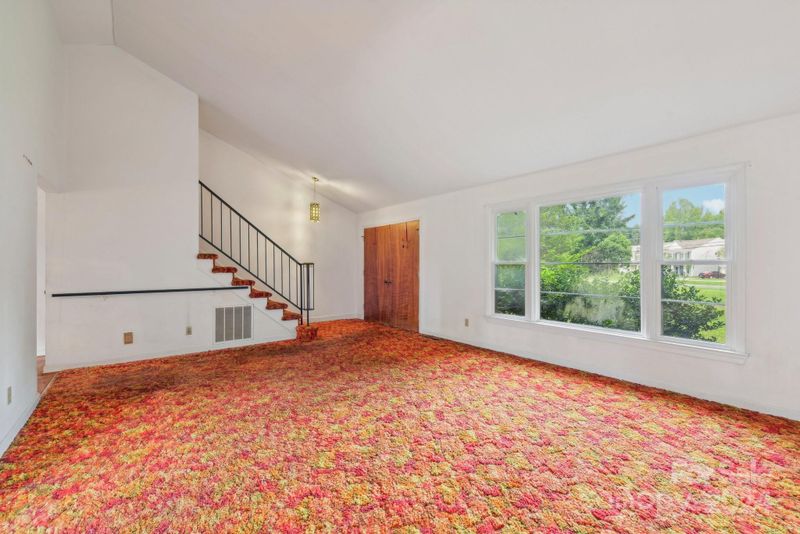 624 Carole Ln, Charlotte, NC 28214