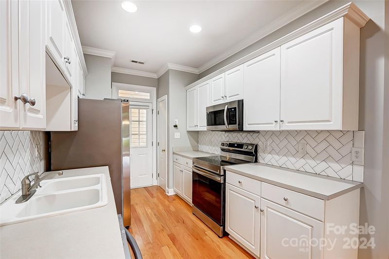 2084 Gable Way Ln, Matthews, NC 28104