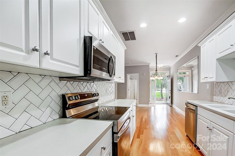 2084 Gable Way Ln, Matthews, NC 28104