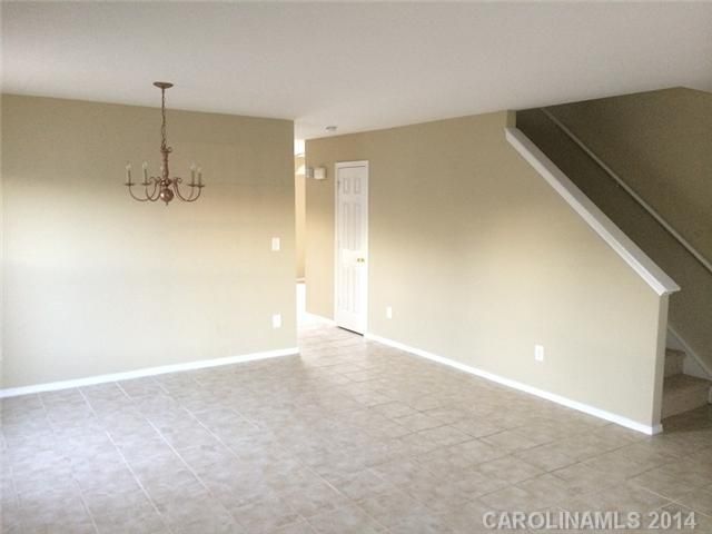 2328 Kirkgate Ln, Charlotte, NC 28215