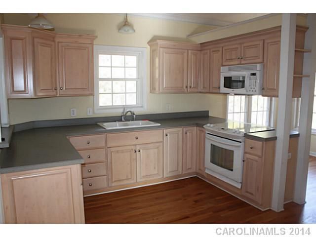 1200 N Windsor Dr, Kannapolis, NC 28081