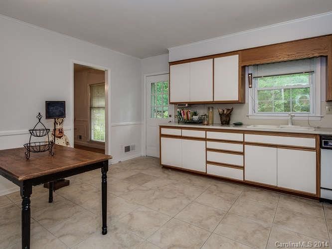 6640 Newhall Rd, Charlotte, NC 28270