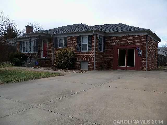 1459 NE 18th St, Hickory, NC 28601