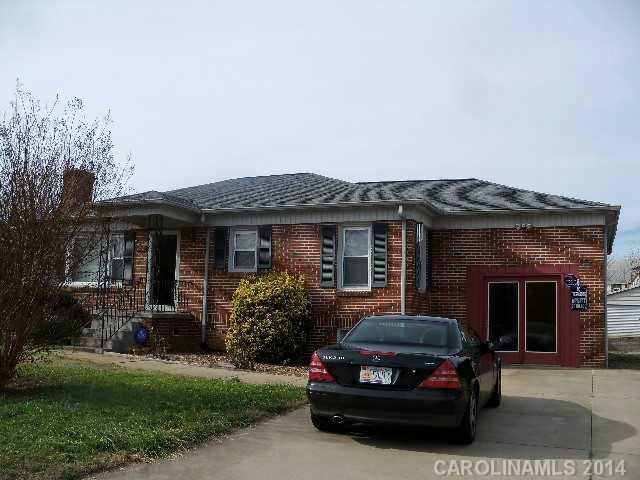 1459 NE 18th St, Hickory, NC 28601
