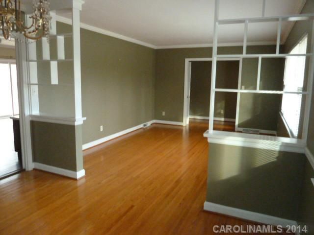 7617 Rolling Hill Rd, Charlotte, NC 28227