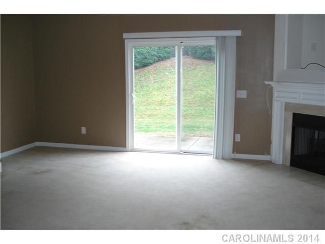 3934 Glenlea Commons Dr, Charlotte, NC 28216