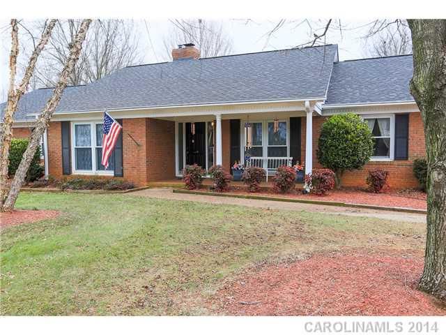5710 S Mallard Dr, Charlotte, NC 28227