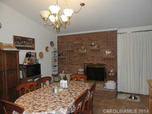 2640 Sam Newell Rd, Matthews, NC 28105