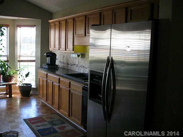 9706 Northwoods Forest Dr, Charlotte, NC 28214