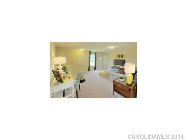 8933 Paddle Oak Rd, Charlotte, NC 28227