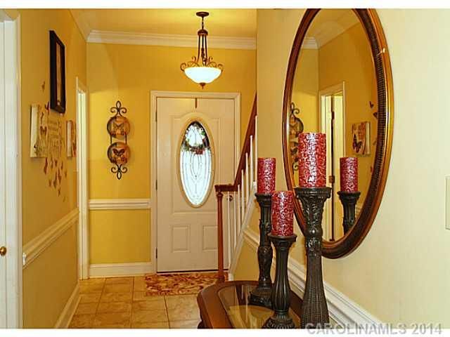 2421 Kirkholm Dr, Matthews, NC 28105