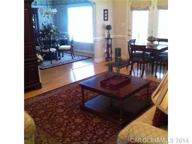 505 Cameron Pointe Ln, Belmont, NC 28012