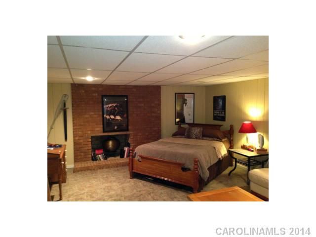 3640 NE 10th Street Dr, Hickory, NC 28601