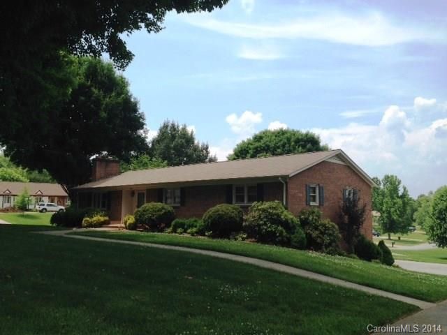 3640 NE 10th Street Dr, Hickory, NC 28601