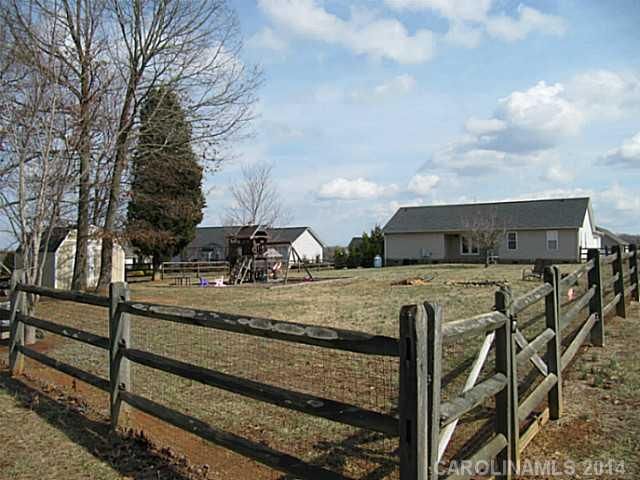 5024 Deer Run Dr, Crouse, NC 28033