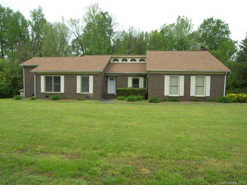 4314 Parliament Ct, Charlotte, NC 28216
