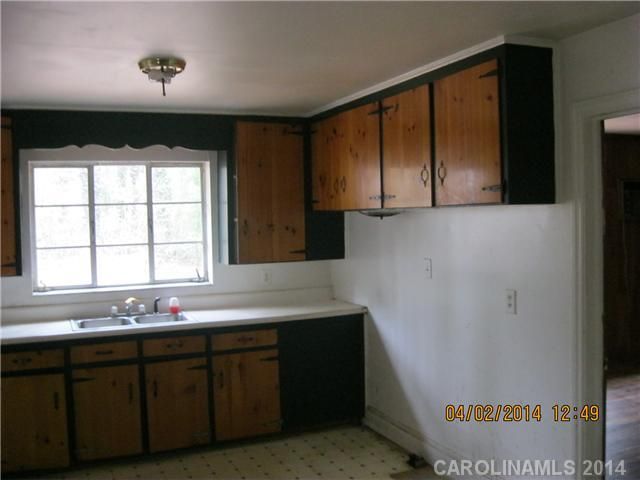 7016 E Lakeside Dr, Charlotte, NC 28215