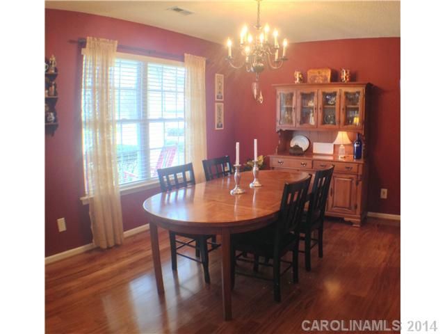 2334 Big Pine Dr, Matthews, NC 28105