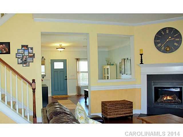 2012 Double Cedar Dr, Charlotte, NC 28214