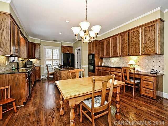 3850 Ayscough Rd, Charlotte, NC 28211