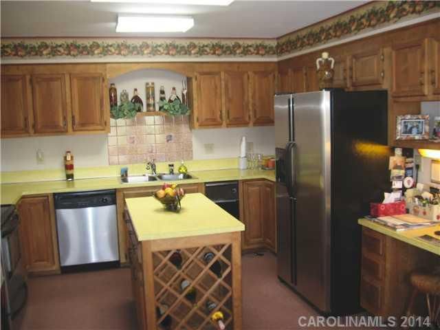 2808 Wimbledon Dr, Gastonia, NC 28056