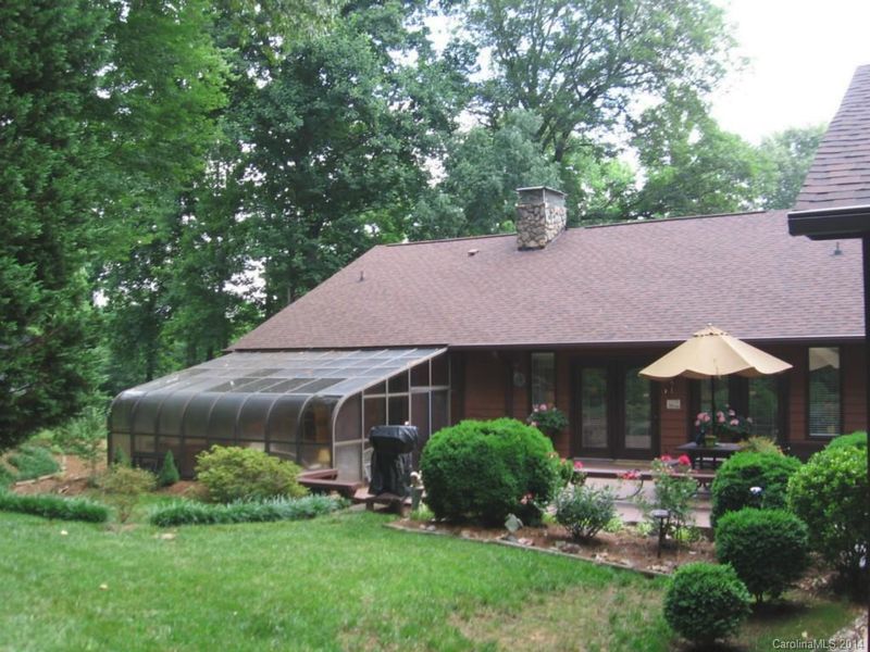 2808 Wimbledon Dr, Gastonia, NC 28056