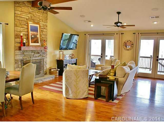 19024 Mountainview Dr, Cornelius, NC 28031