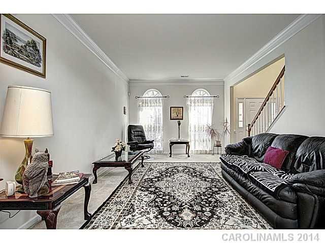 6237 Falls Lake Dr, Charlotte, NC 28270