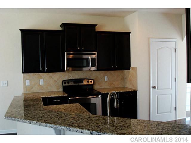 5802 Castlecove Rd, Charlotte, NC 28278