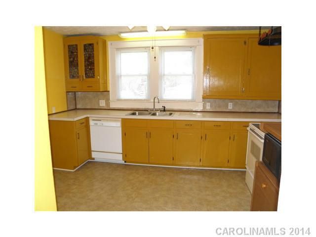 2547 SW 2nd Ave, Hickory, NC 28602