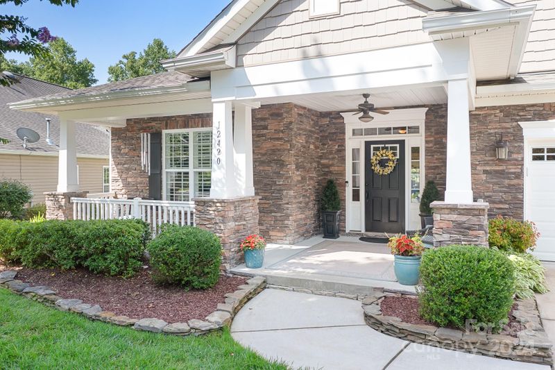 12420 Meetinghouse Dr, Cornelius, NC 28031