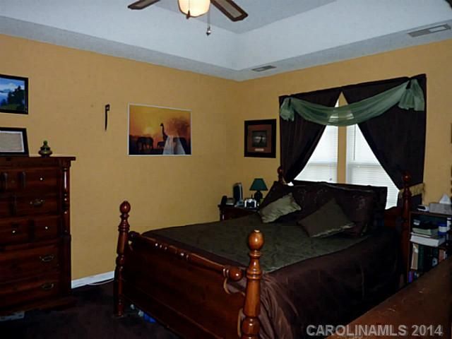 9901 Baxter Caldwell Dr, Charlotte, NC 28213