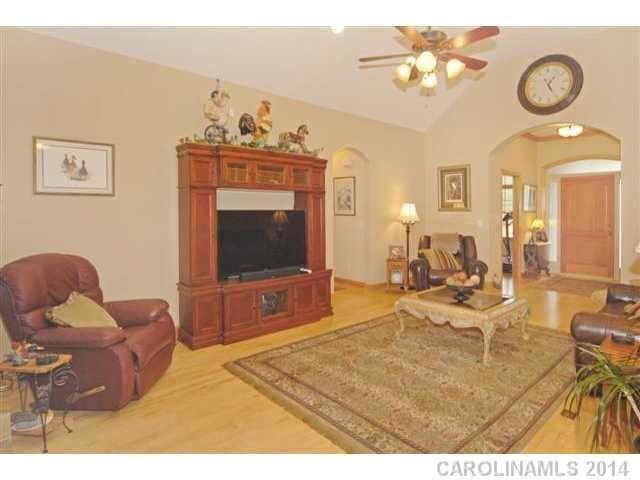 1578 Killian Farm Rd, Stanley, NC 28164