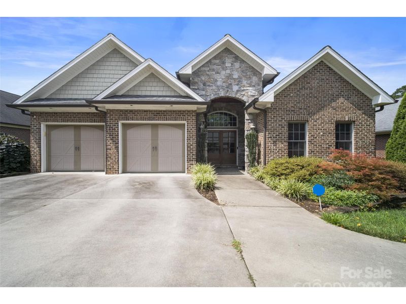 259 20th Avenue Dr, Hickory, NC 28601