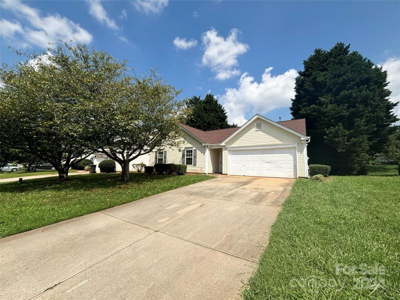 2515 Liberton Ct, Charlotte, NC 28216