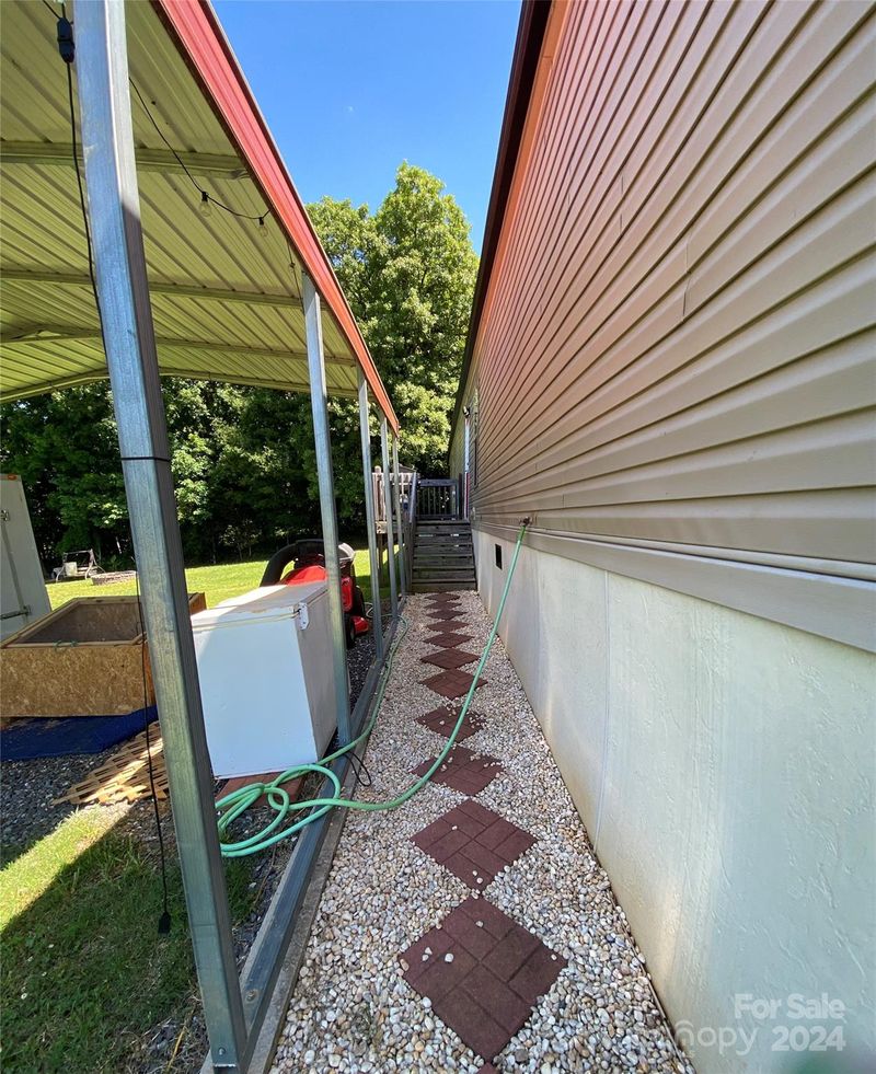 960 E 1st St, Newton, NC 28658