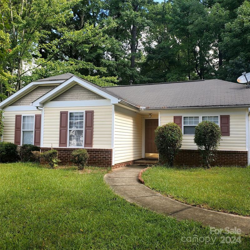 3853 Bullard St, Charlotte, NC 28208