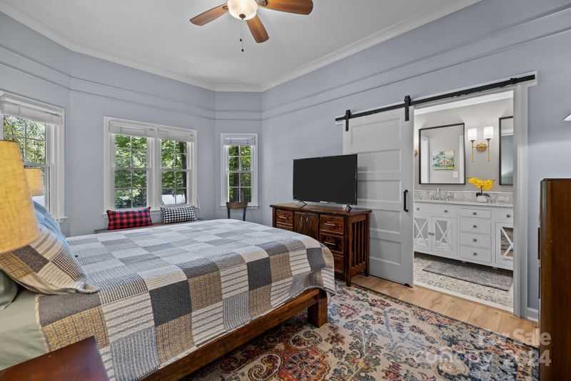 5716 Indian Brook Dr, Matthews, NC 28104